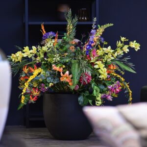 Grigio New Egg Pot - Rusty Iron